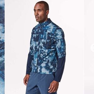 Lululemon Active Jacket
Bleached Indigo Nocturnal Teal